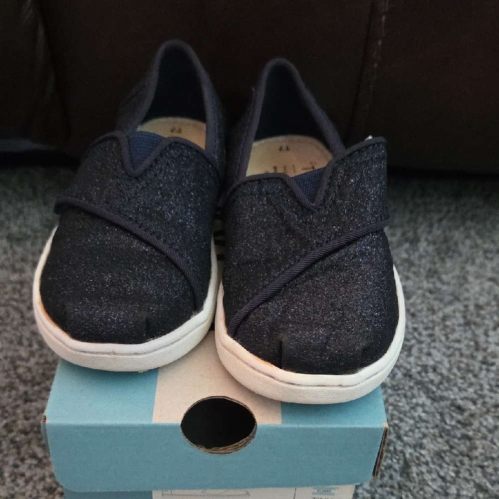 Toms Kids Sparkly Navy Moccasins